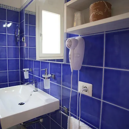 Regina Simius Готель 3*