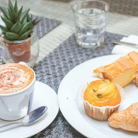 Regina Simius Готель Віллазімьюс