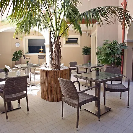 Regina Simius Hotell Villasimius