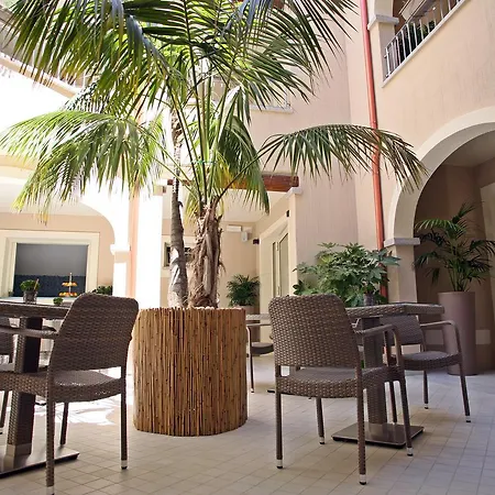 Hotel Regina Simius 3*